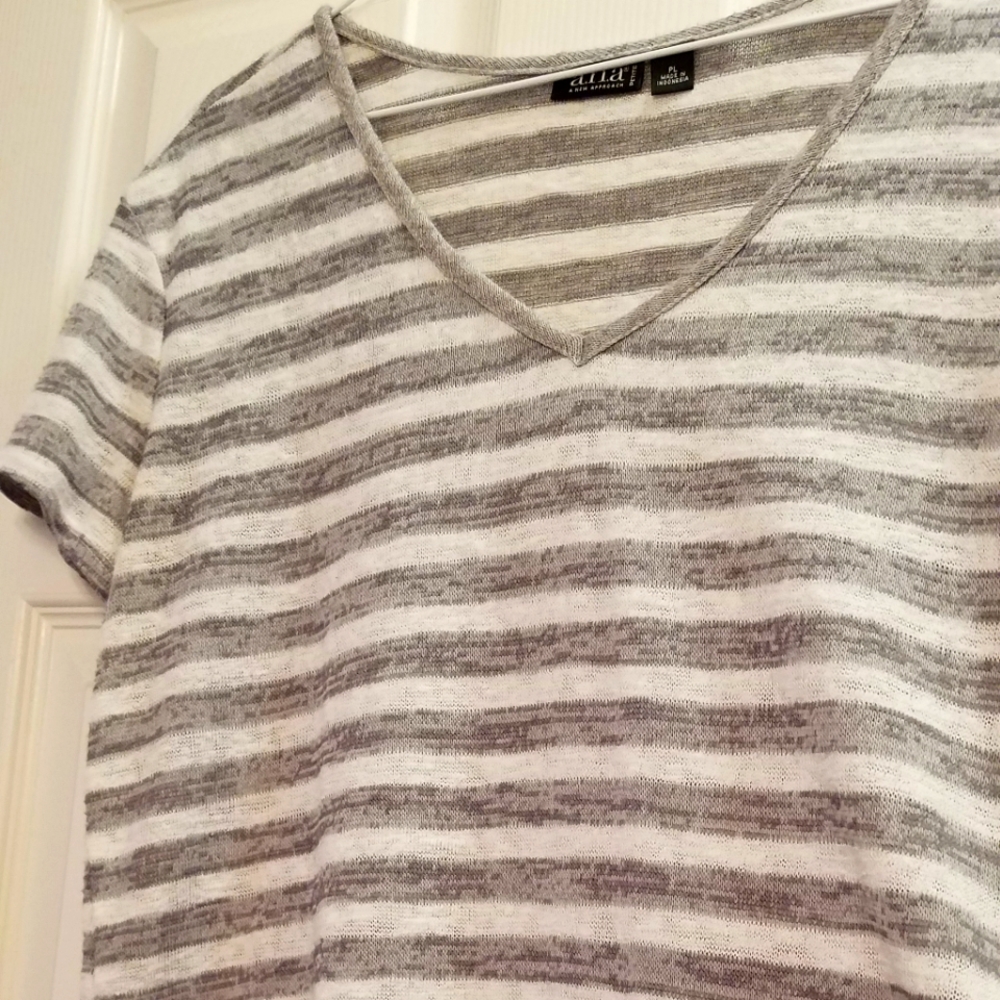 Short sleeve top EUC, worn twice